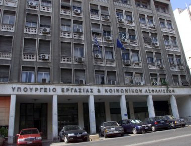 Υπ. Εργασίας: «Διαψεύδονται όσοι αμφισβητούν τα πλεονάσματα του ΕΦΚΑ»